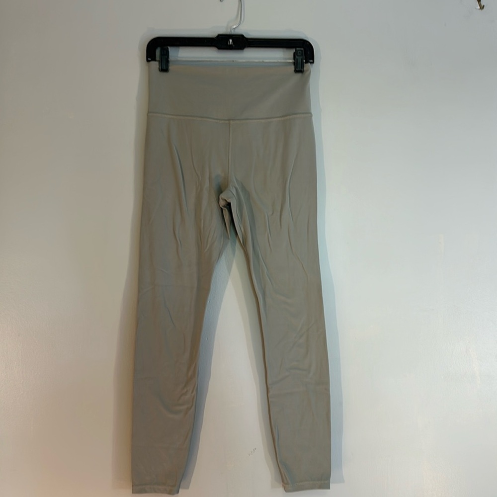 EUC gray Athleta leggings size medium